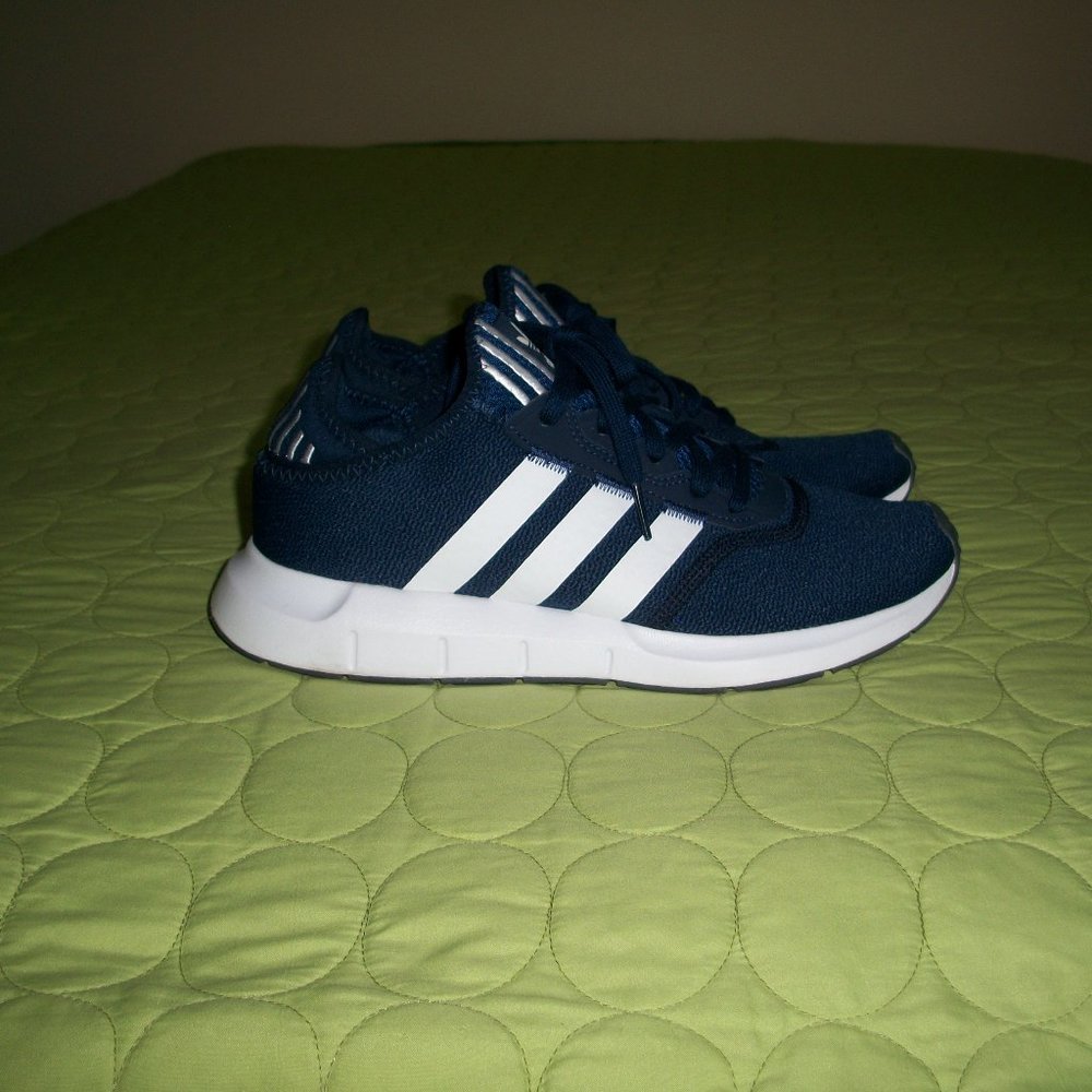 Adidas Women's Collegiate Navy Swift Run X FY2137